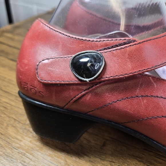 Taos Samba Red Leather Mary Jane Low Heels - Picture 9 of 12